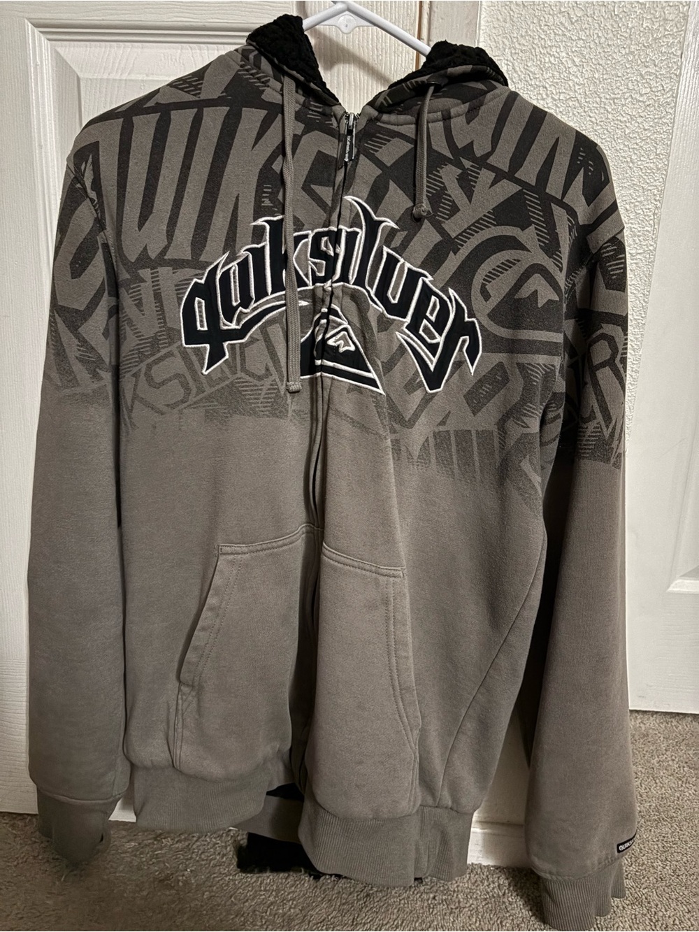 Quiksilver Gray Black Graphic Zip-Up Hoodie